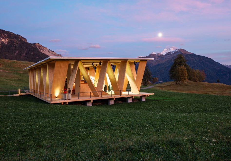 invias-buehne-lantsch-svenstoppani-l-8021